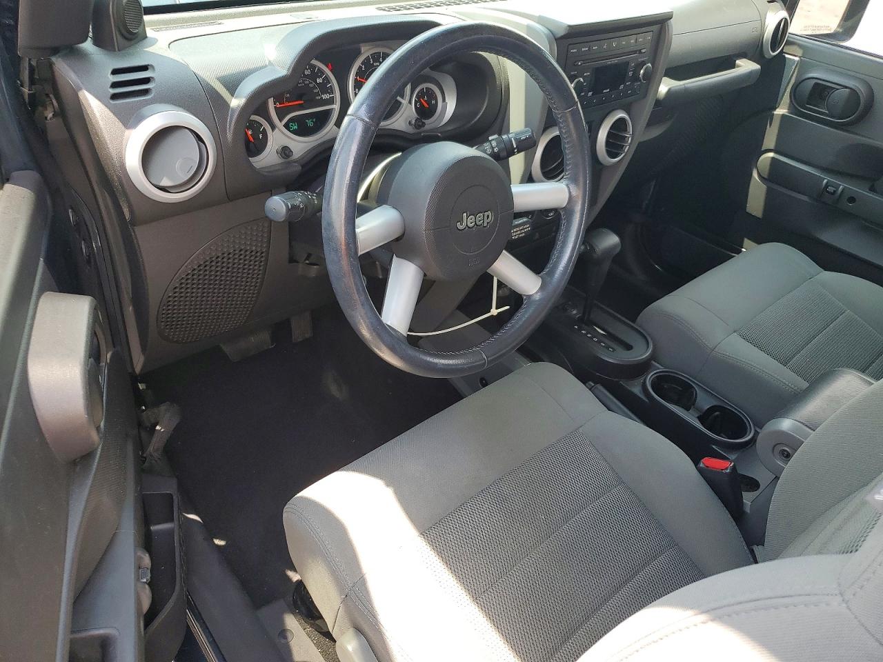 Jeep Wrangler Sahara