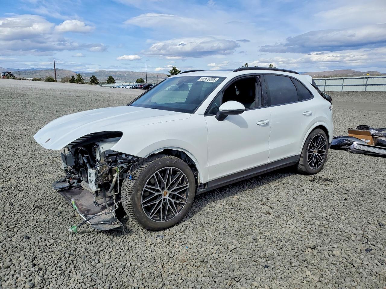 Salvage Porsche Cayenne Image