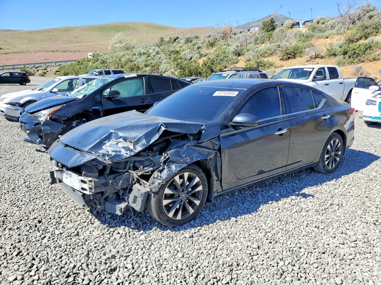 Salvage Nissan Altima Image