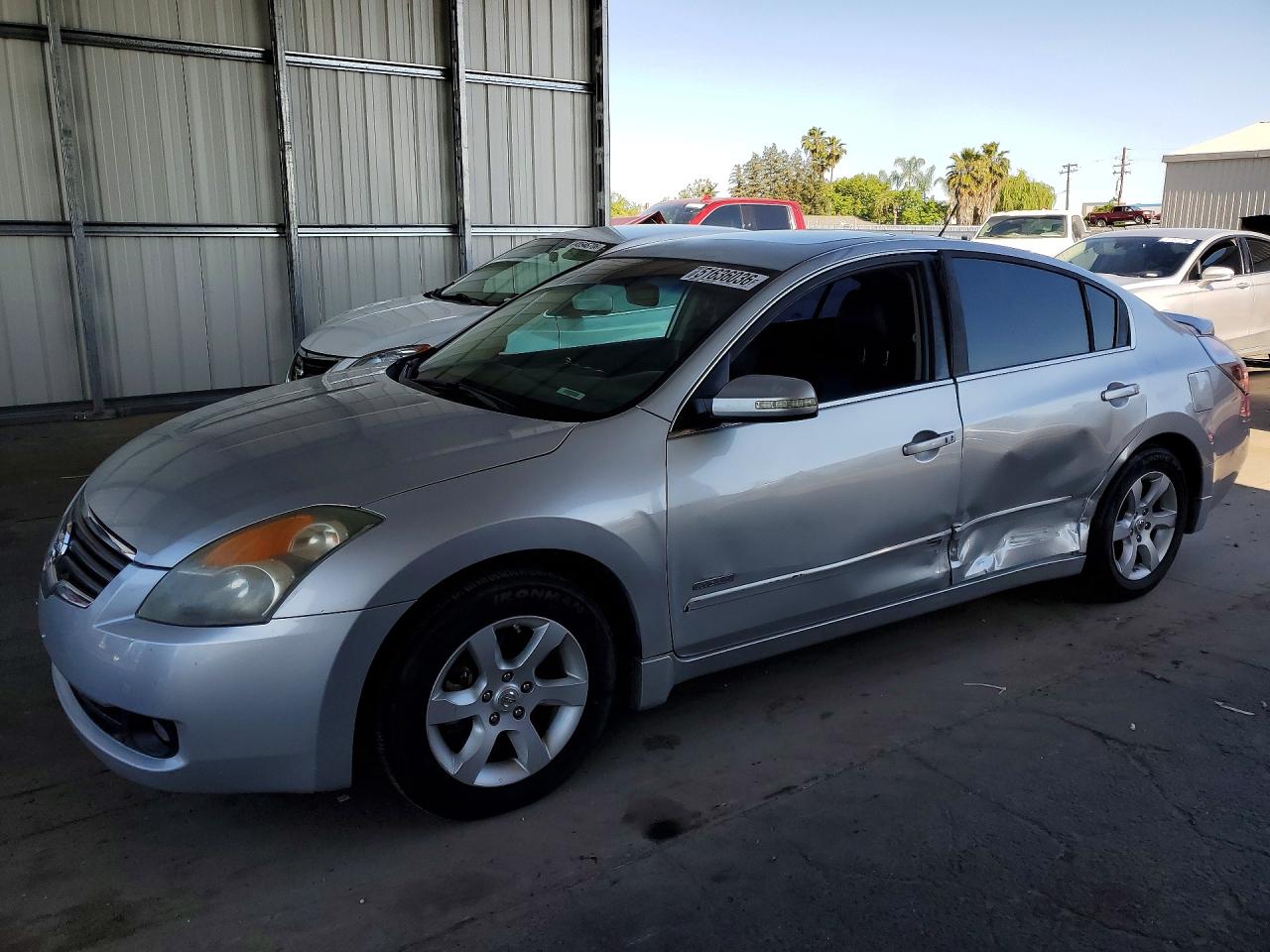 Salvage Nissan Altima Image