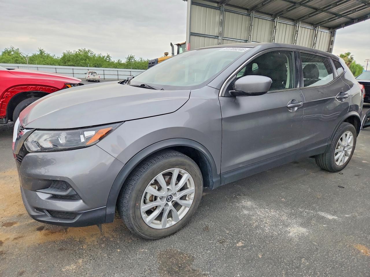 Salvage Nissan Rogue Image