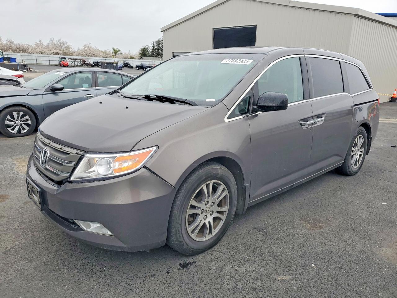 Salvage Honda Odyssey Image
