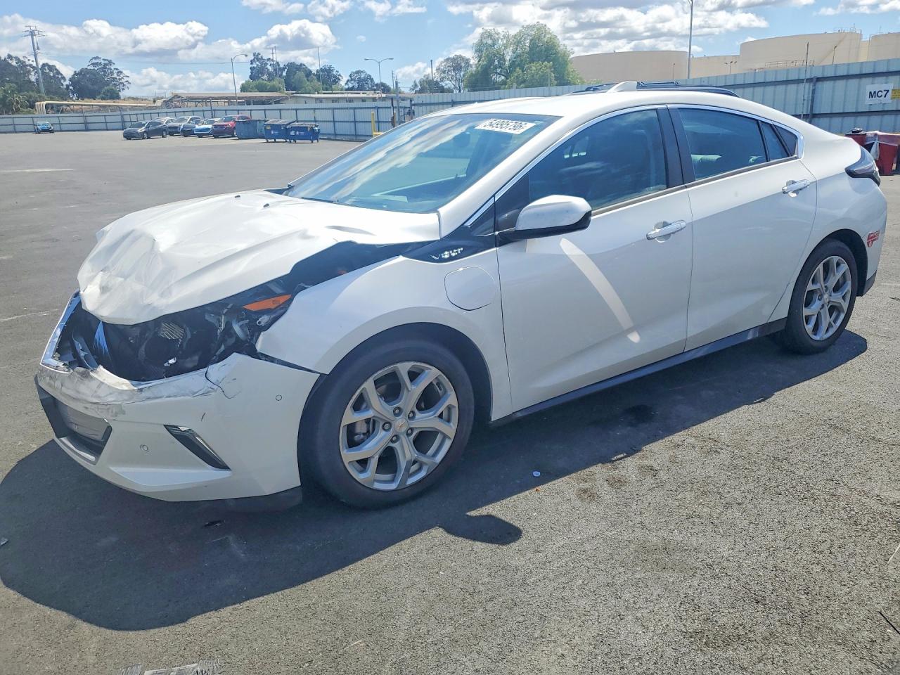 Salvage Chevrolet Volt Image