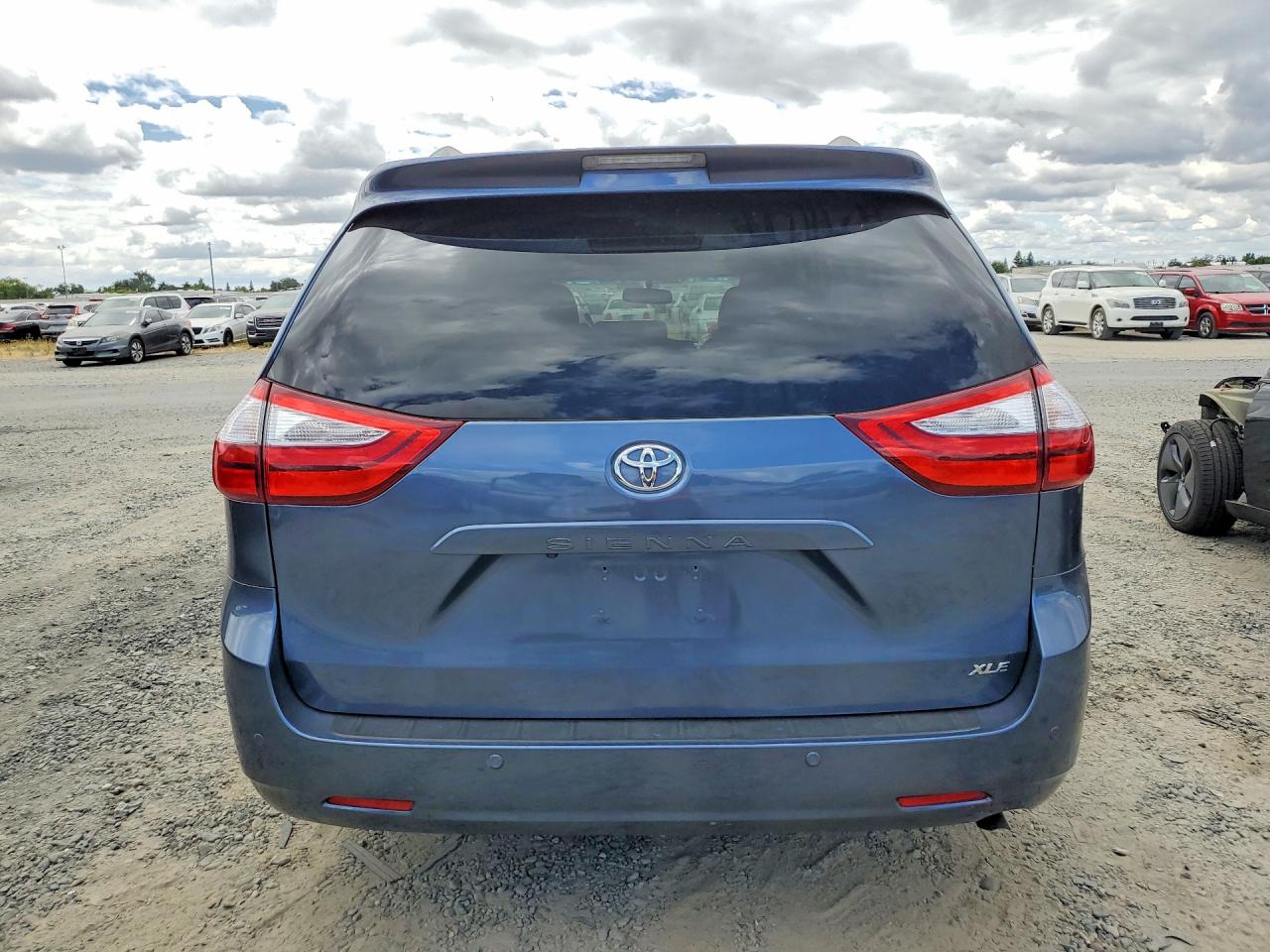 Toyota Sienna Xle 8-passenger