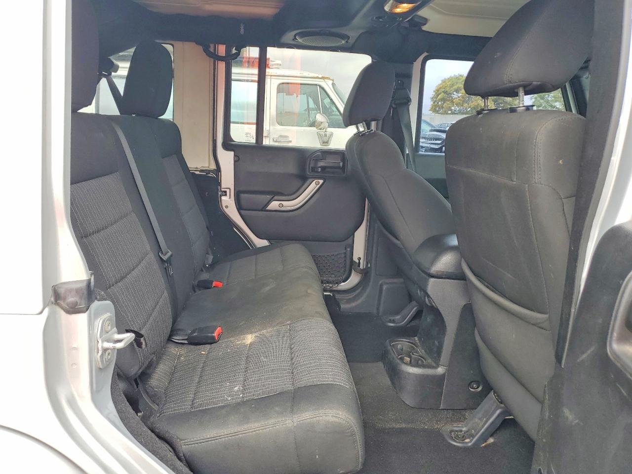 Jeep Wrangler Sahara