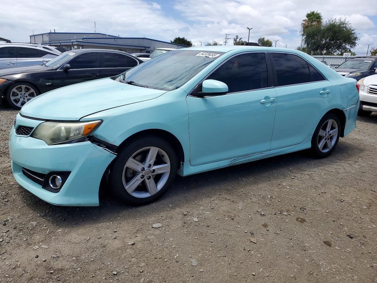 Salvage Toyota Camry Image