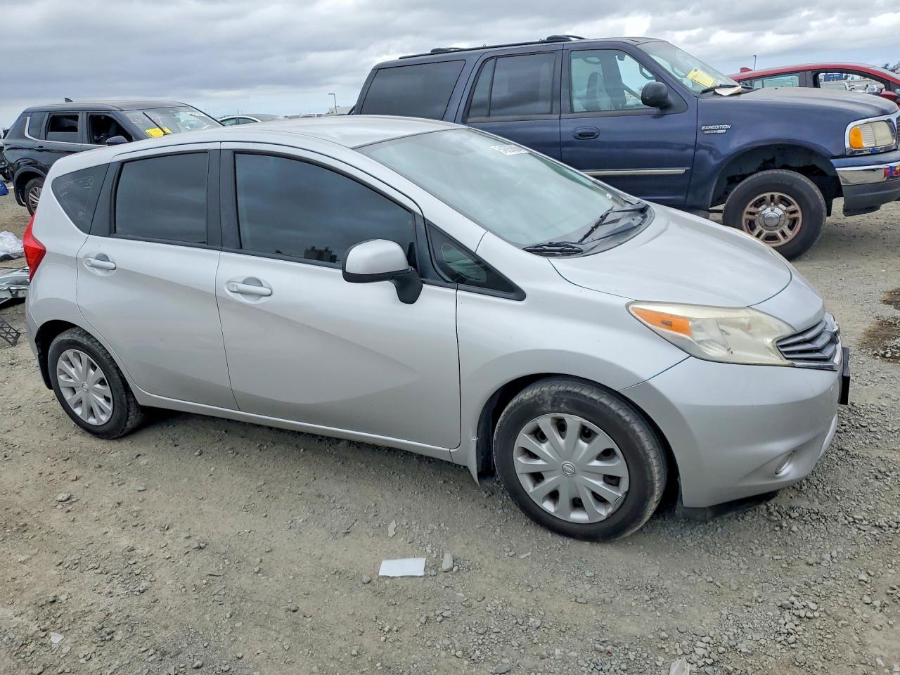 Nissan Versa Sv