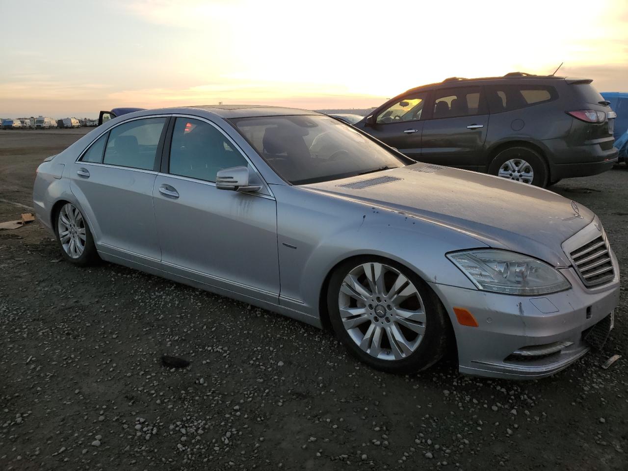 Mercedes-Benz S-Class 400