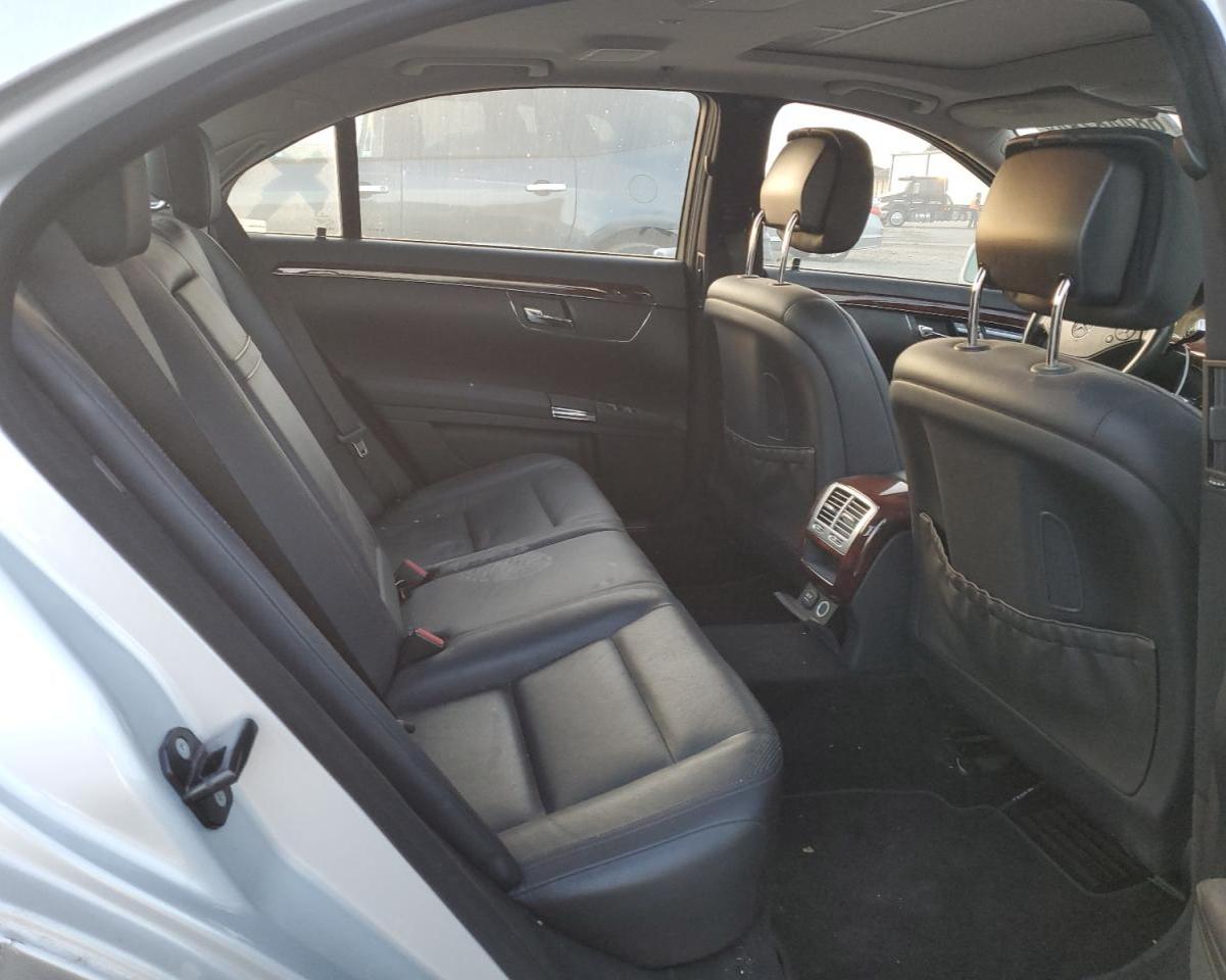Mercedes-Benz S-Class 400