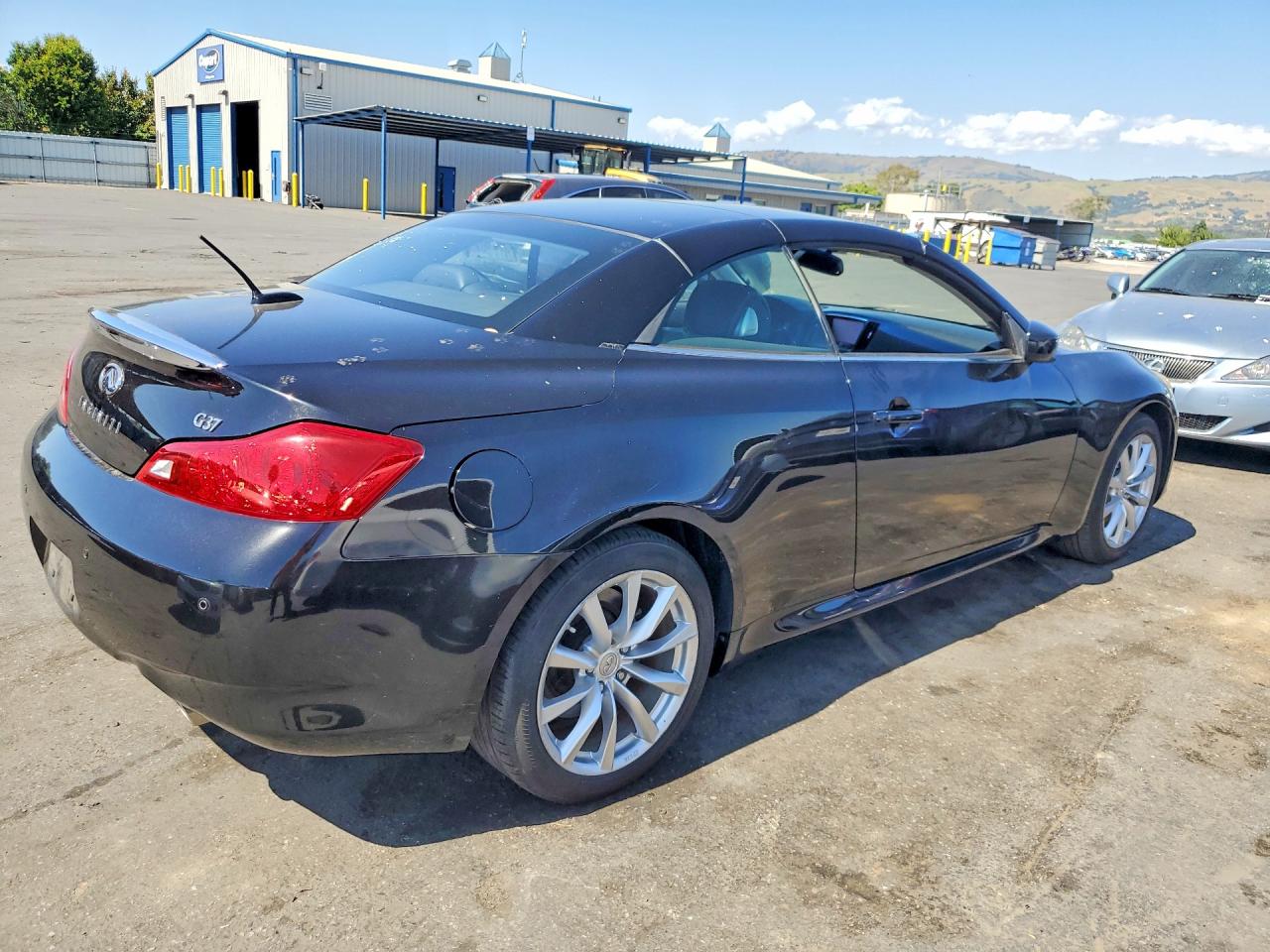 INFINITI G37 Base