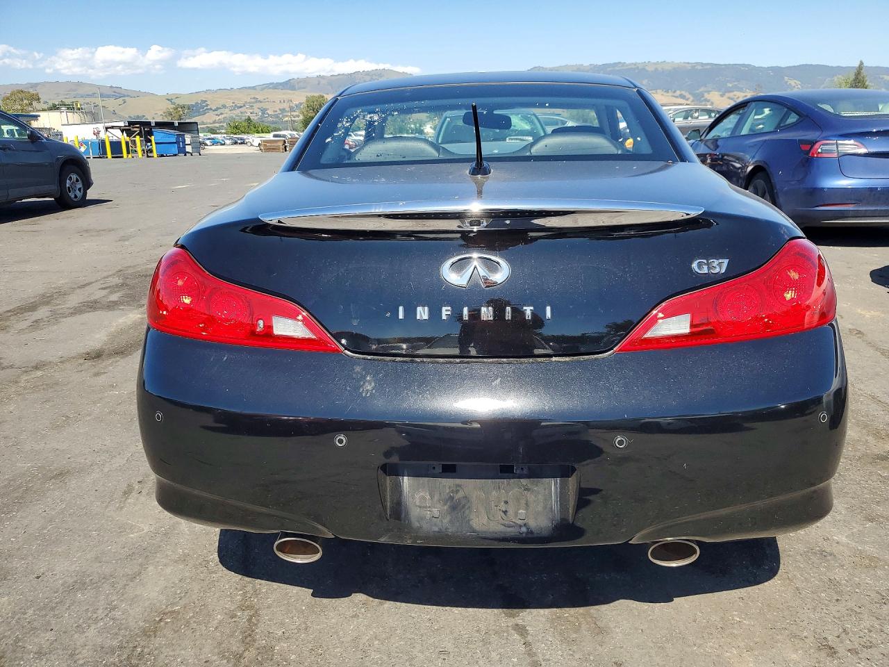 INFINITI G37 Base