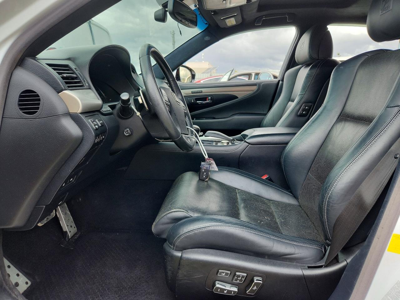 Lexus LS 460