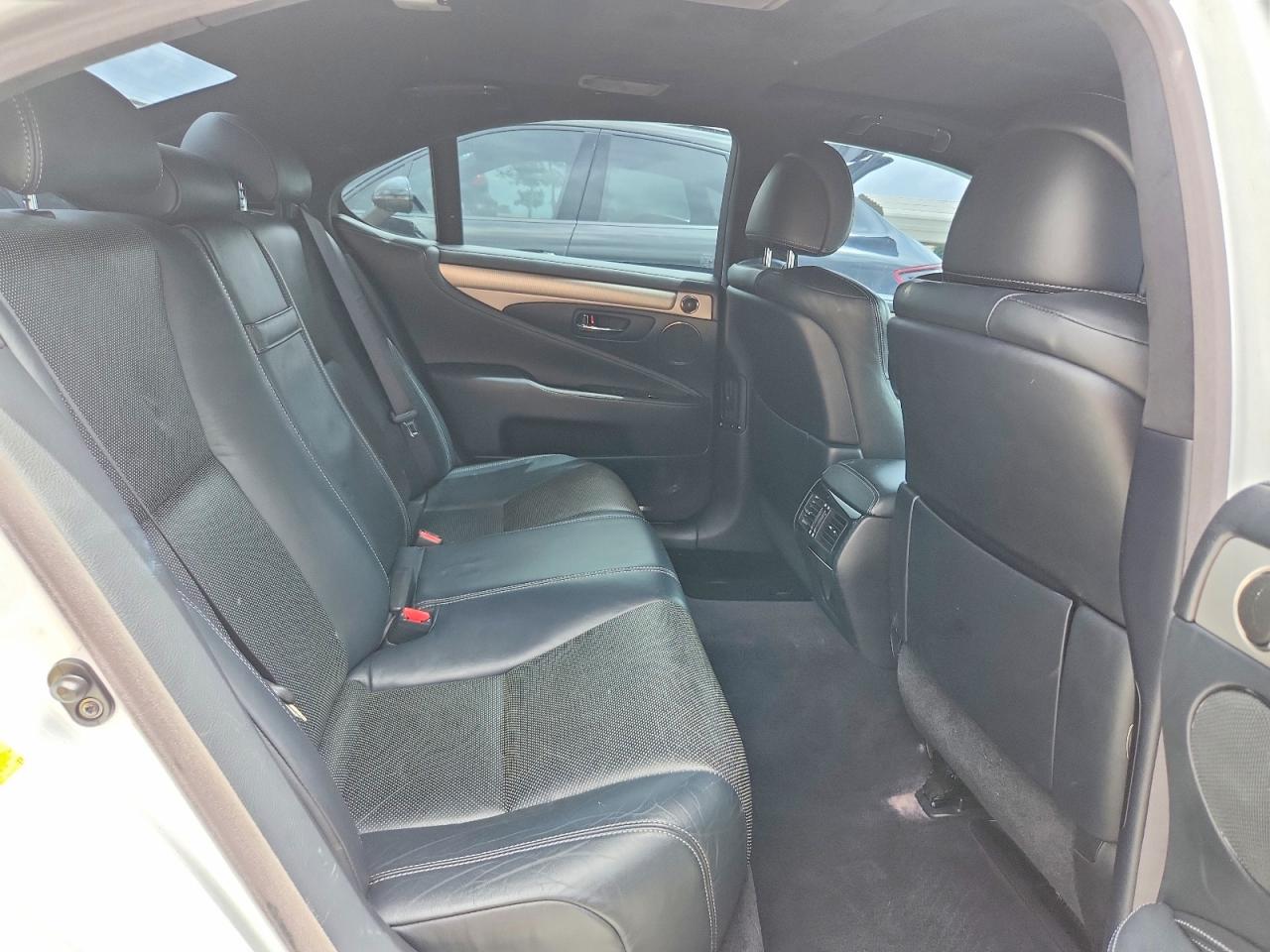 Lexus LS 460