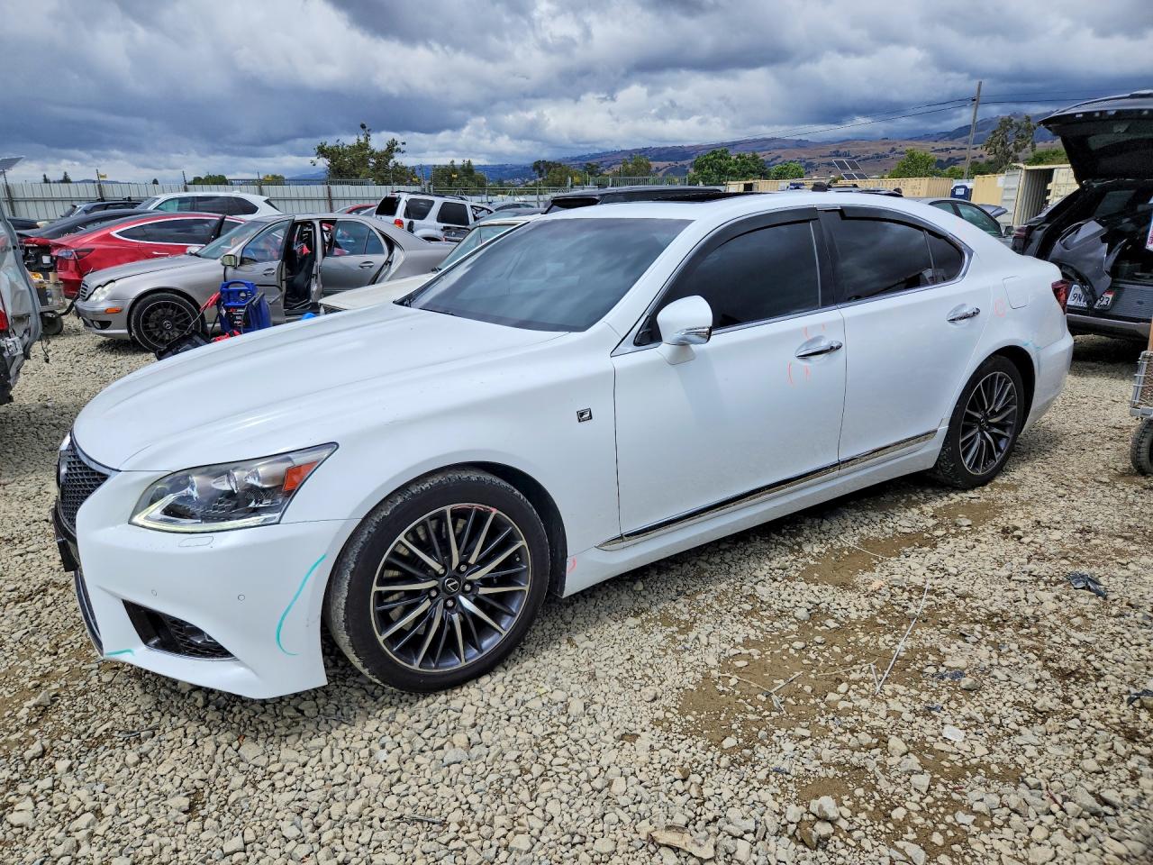 Salvage Lexus LS Image