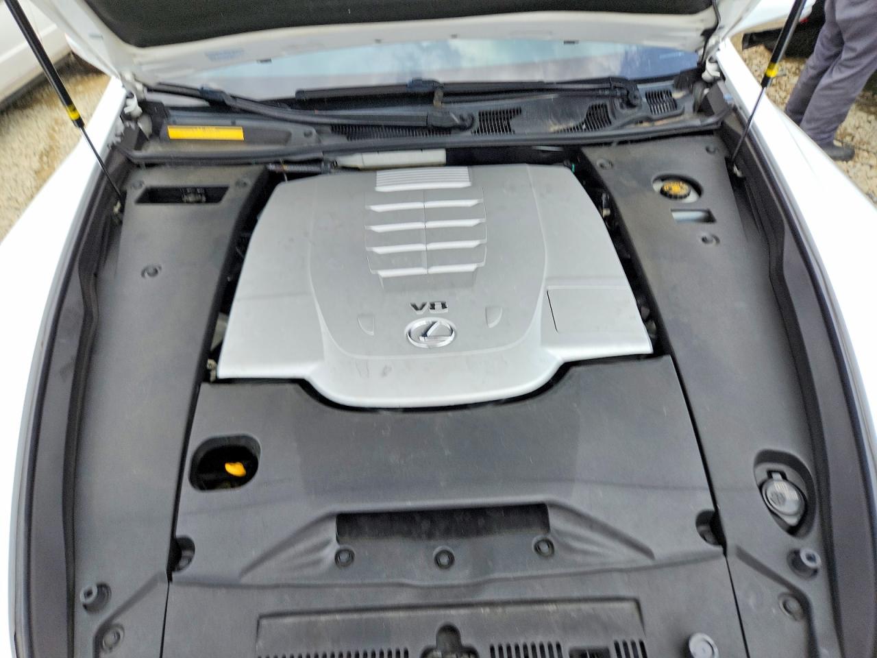 Lexus LS 460