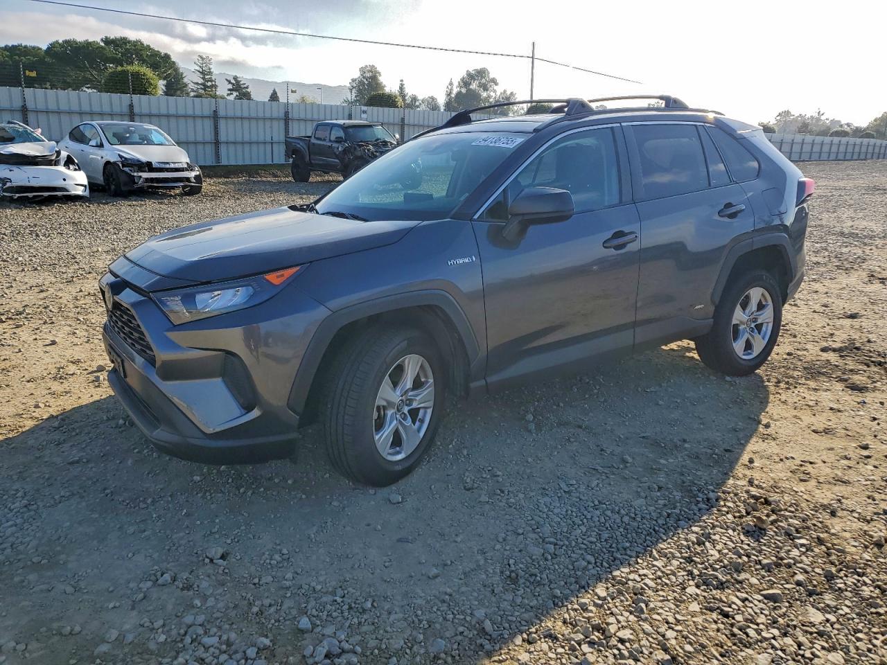 Salvage Toyota RAV4 Image