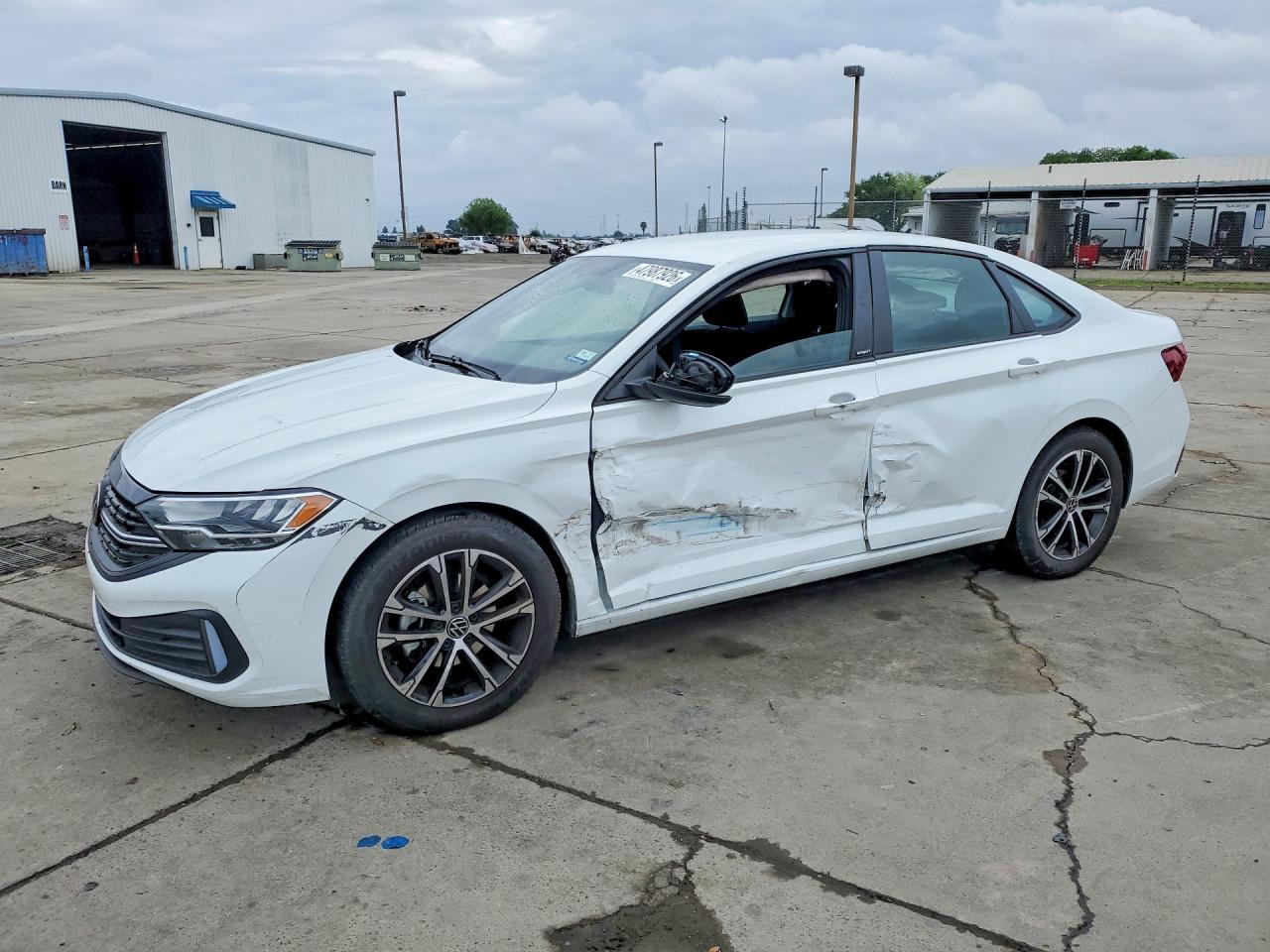 Salvage Volkswagen Jetta Image