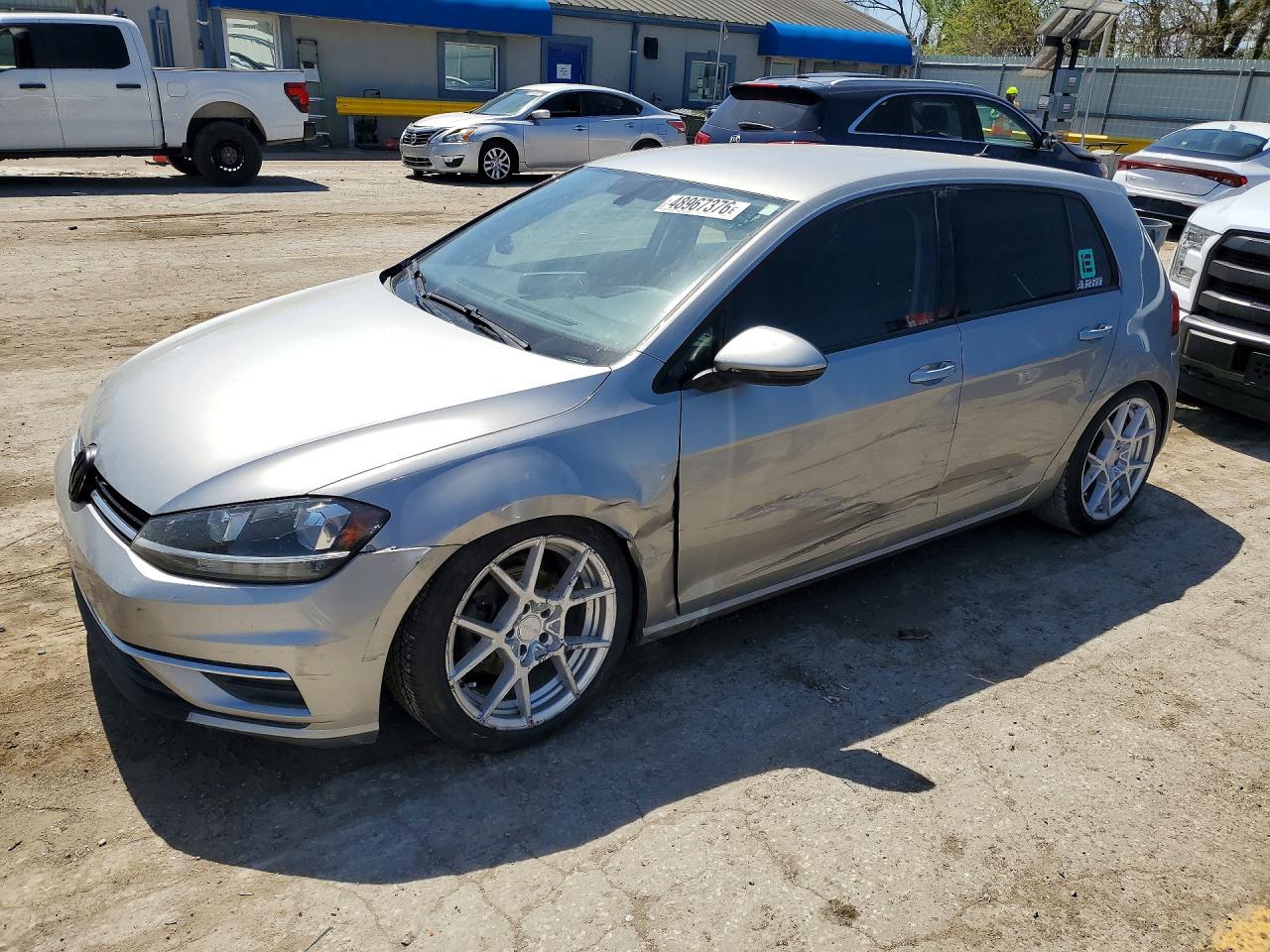 Salvage Volkswagen Golf Image