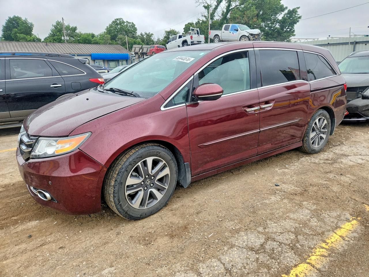 Salvage Honda Odyssey Image