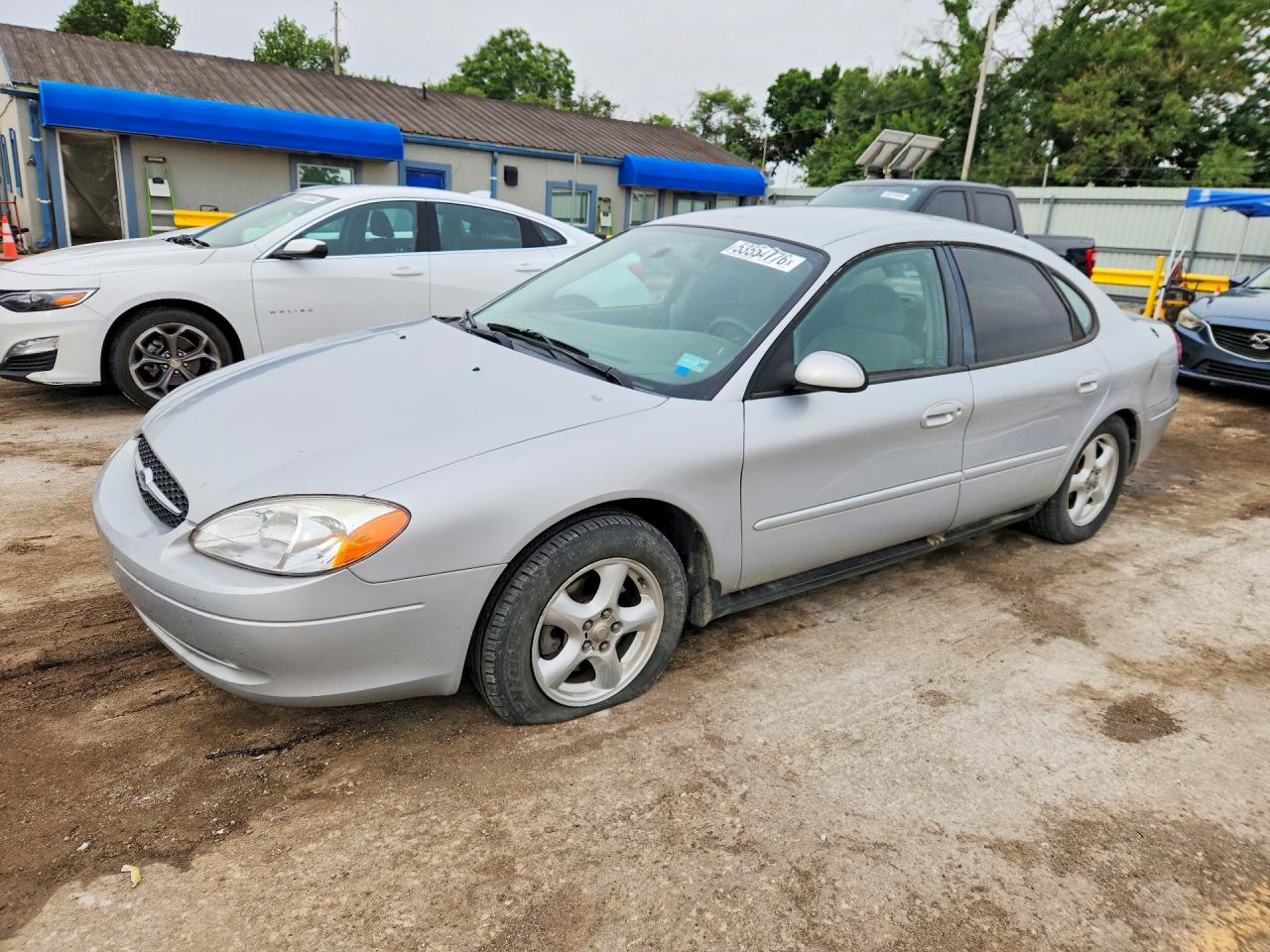 Salvage Ford Taurus Image