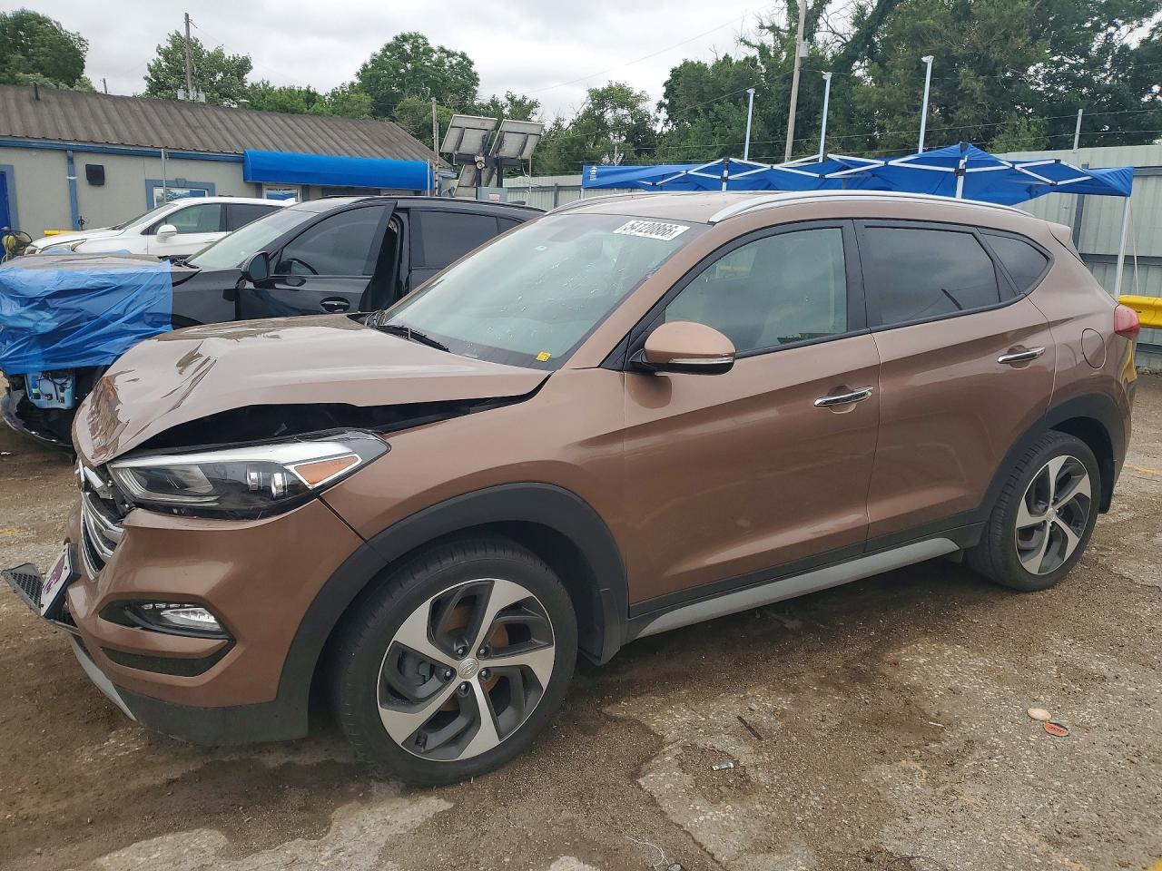 Salvage Hyundai TUCSON Image