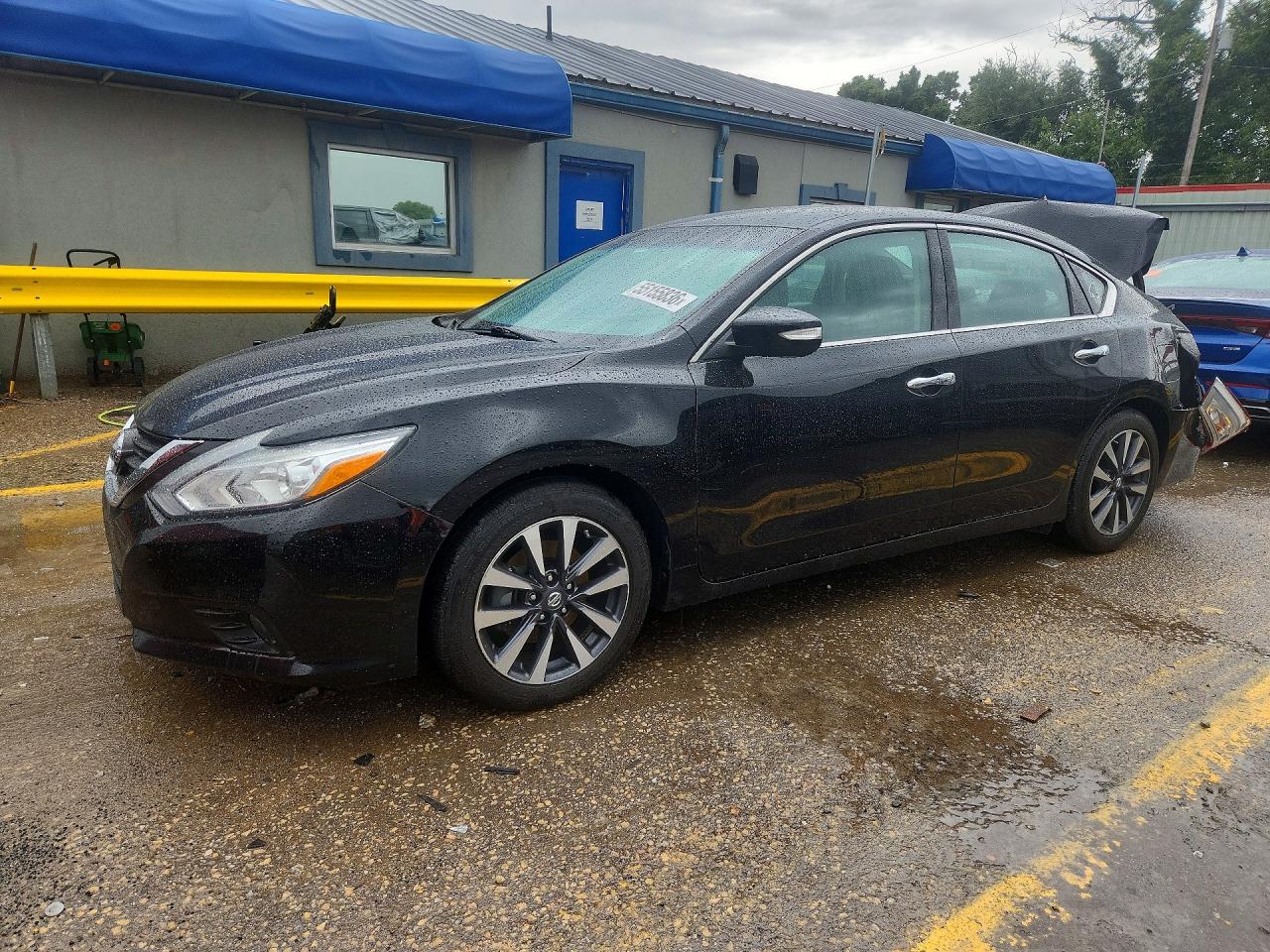Salvage Nissan Altima Image
