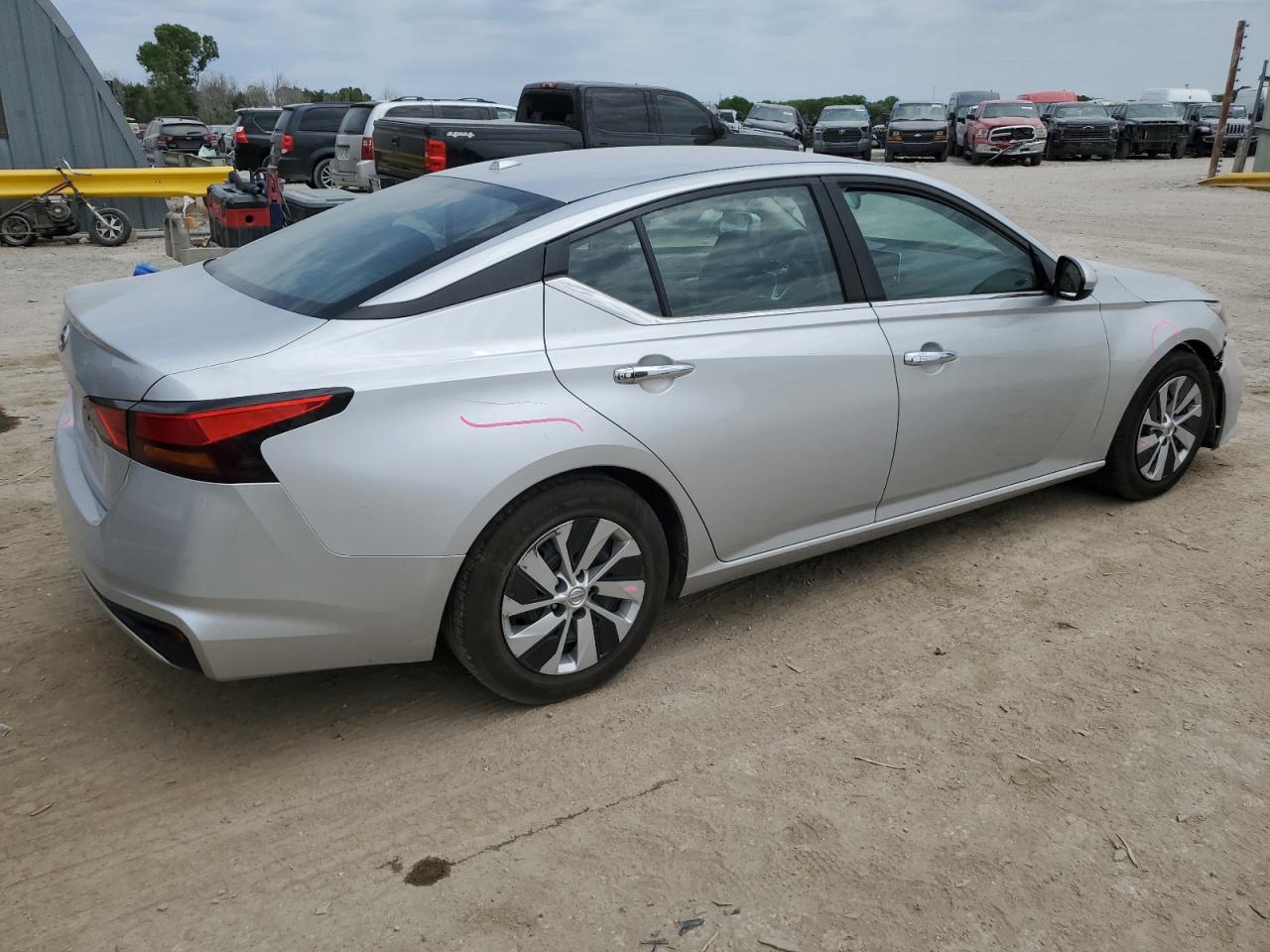 Nissan Altima S
