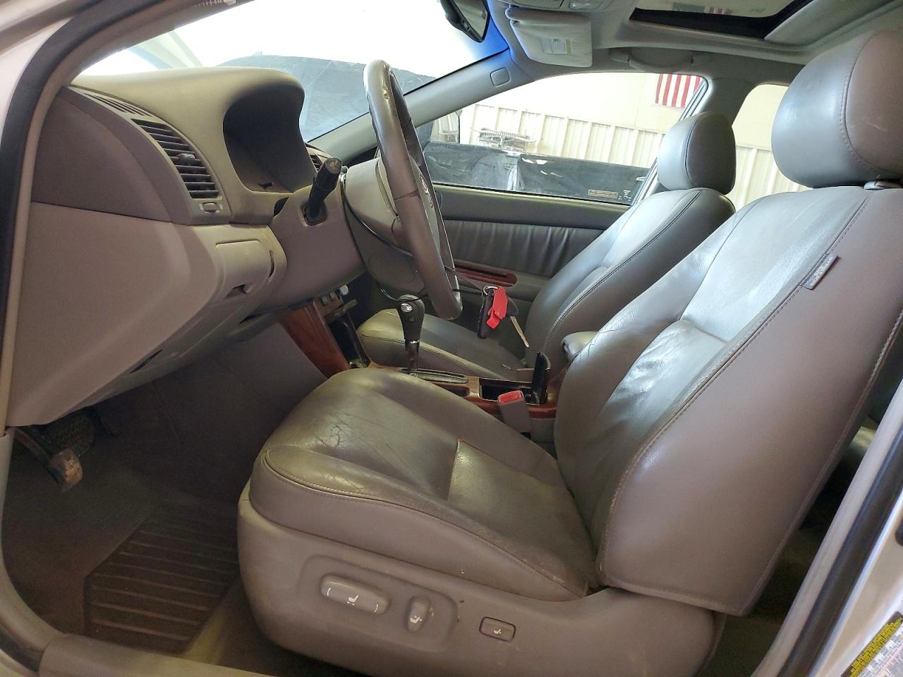 Toyota Camry Xle V6