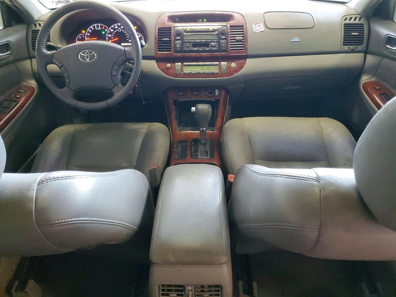 Toyota Camry Xle V6