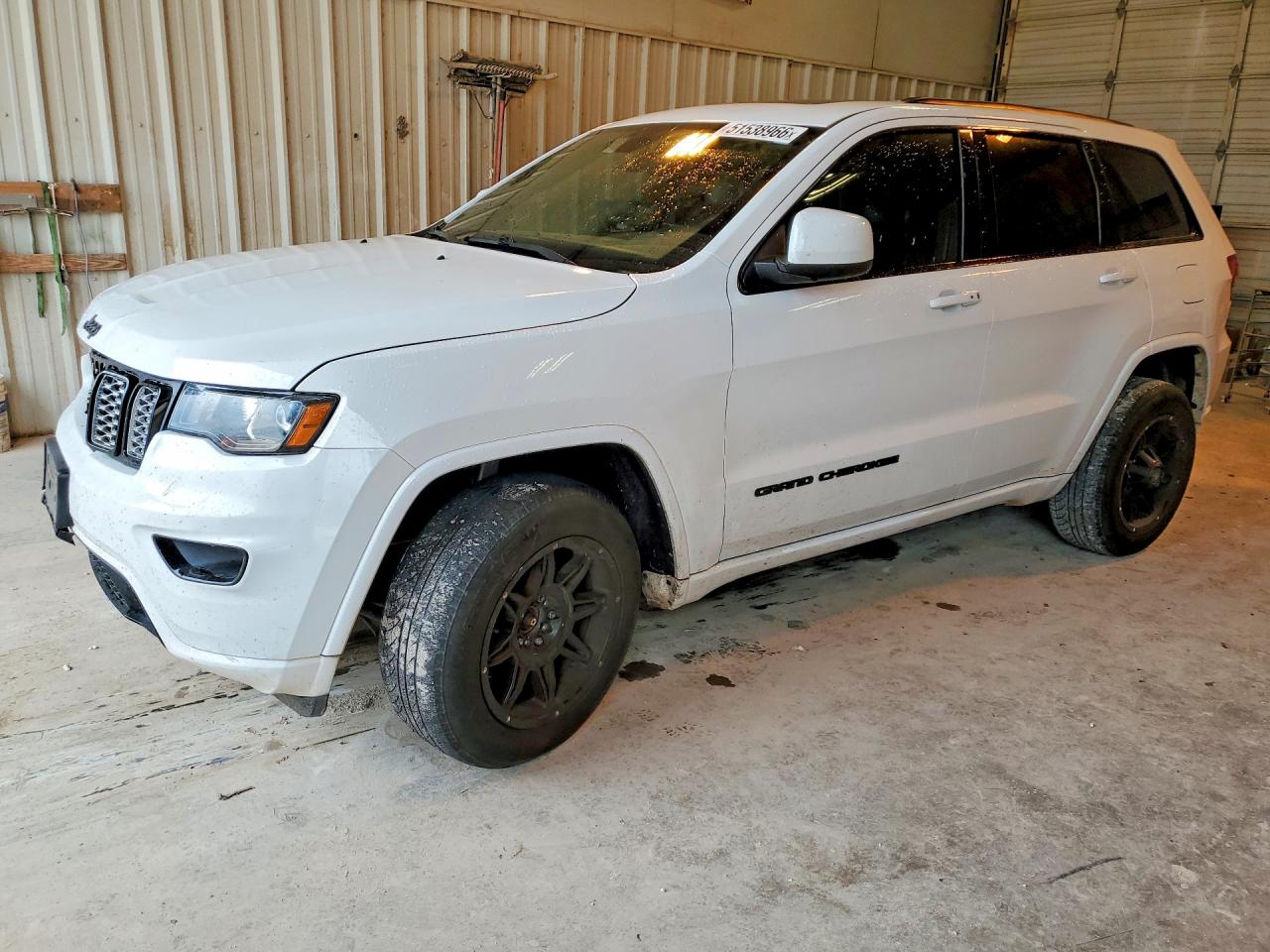 Salvage Jeep Cherokee Image