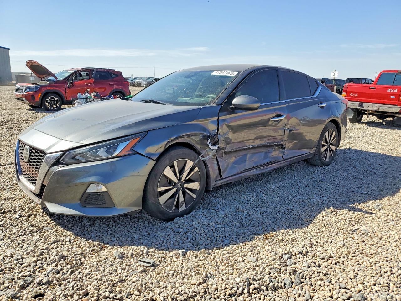 Salvage Nissan Altima Image