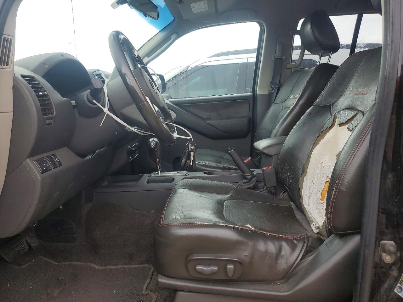Nissan Frontier Se V6