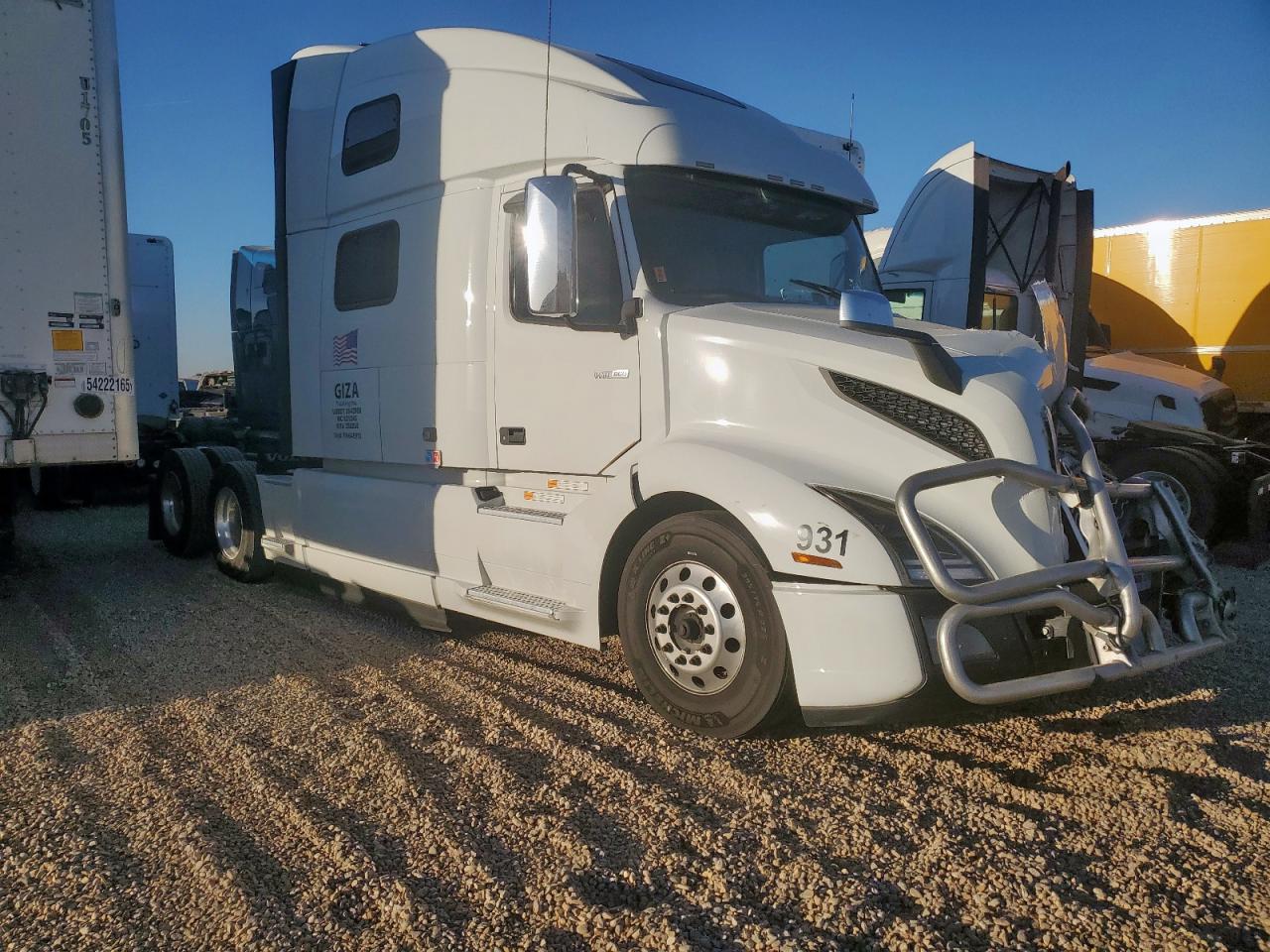 Salvage Volvo Vn Image