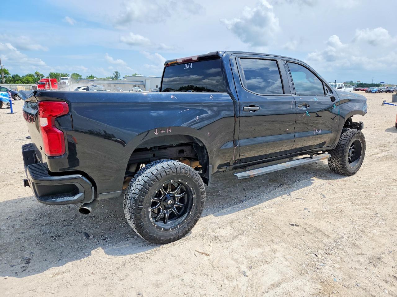 Chevrolet Silverado C1500 Custom