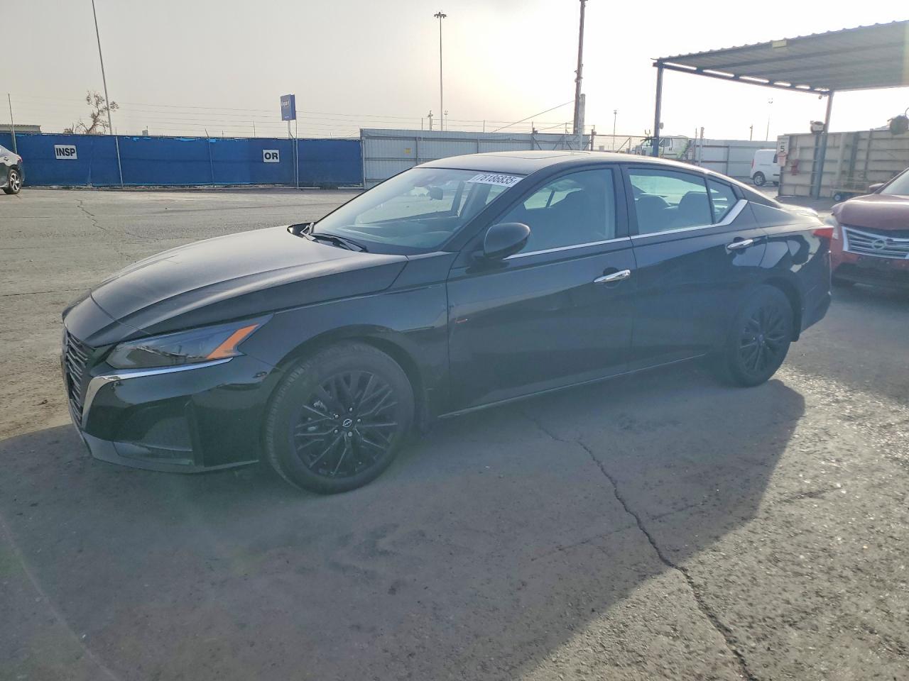 Salvage Nissan Altima Image
