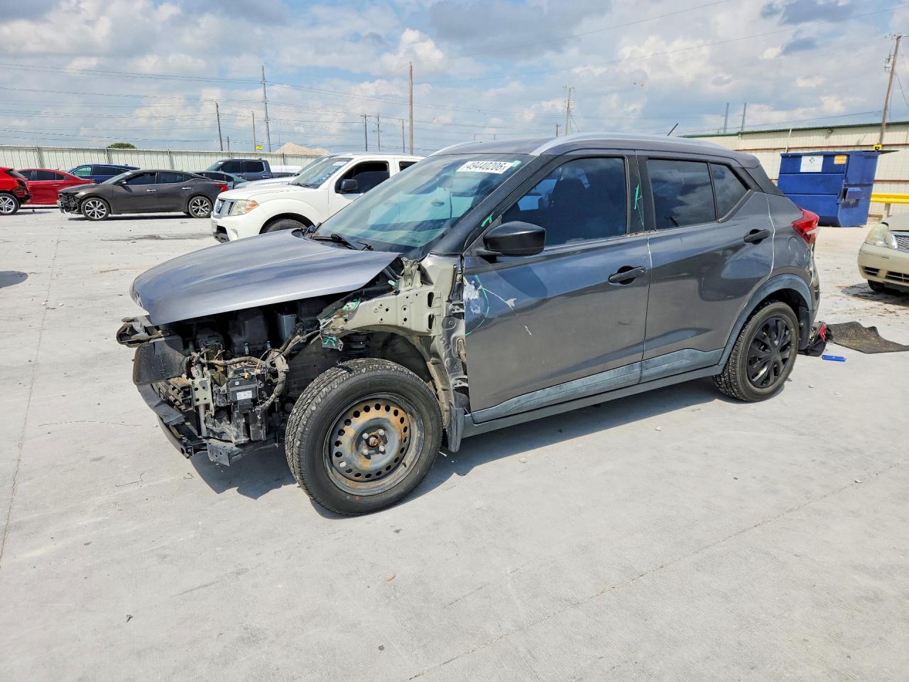 Salvage Nissan Kicks Image