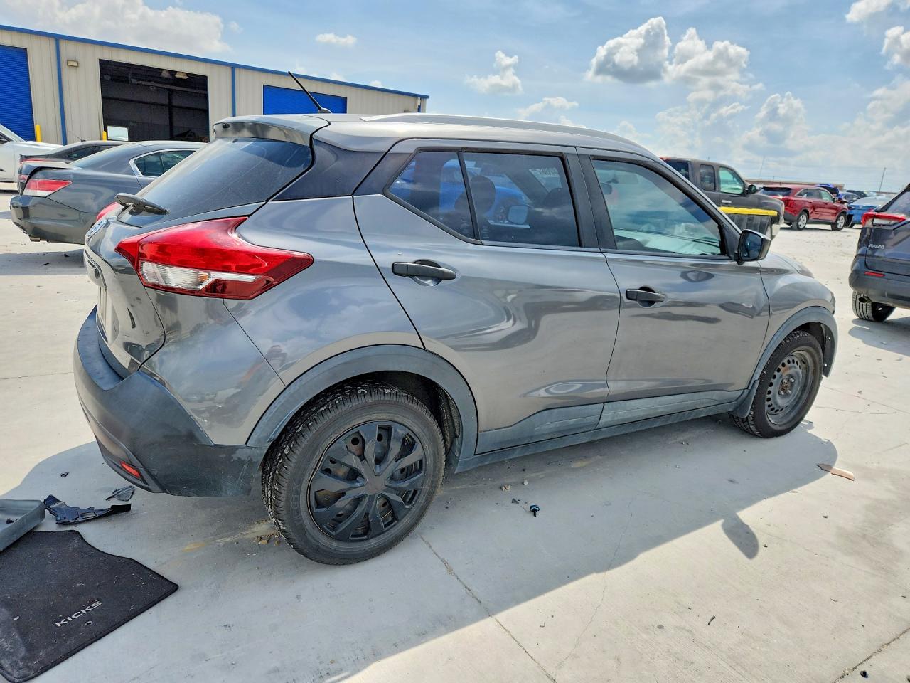 Nissan Kicks S
