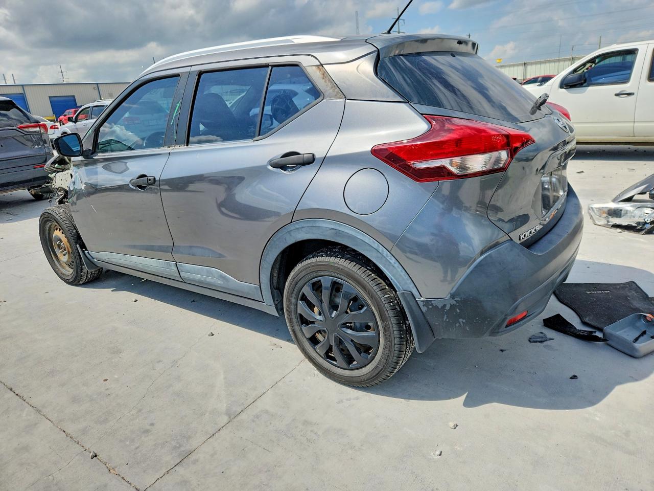 Nissan Kicks S