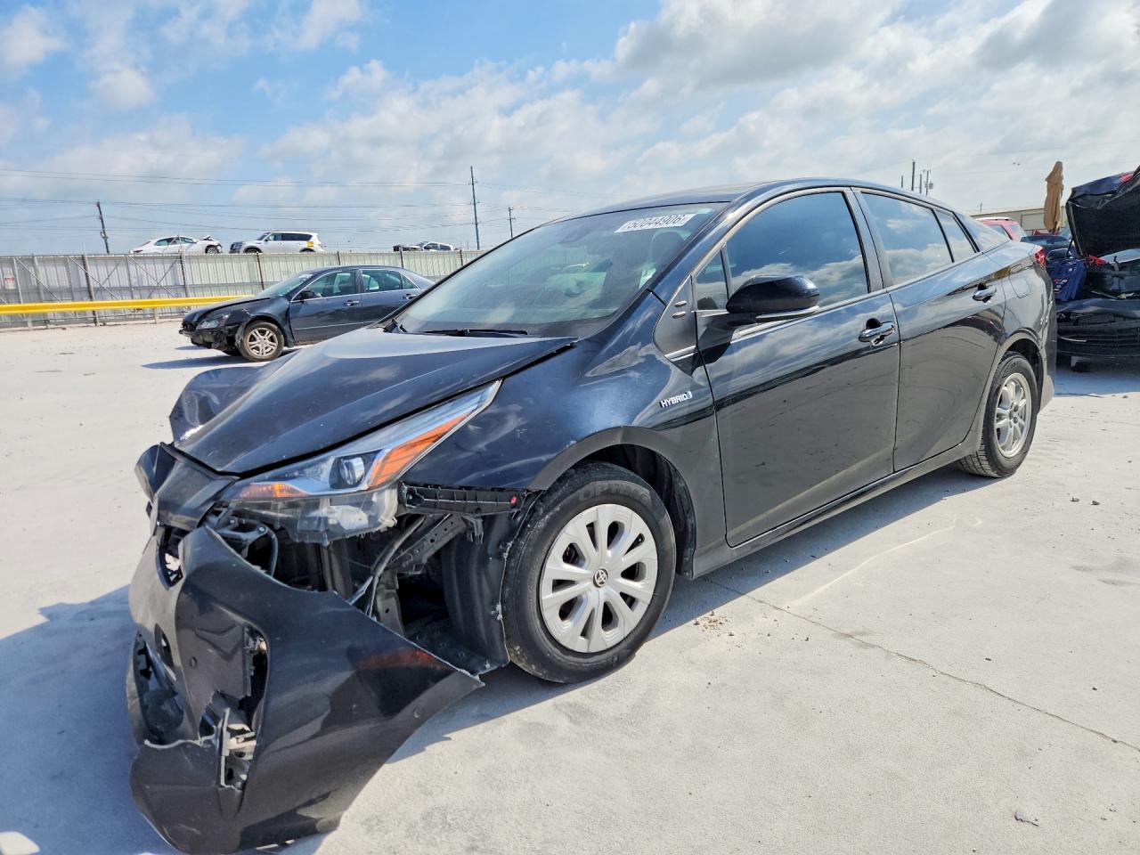 Salvage Toyota Prius Image