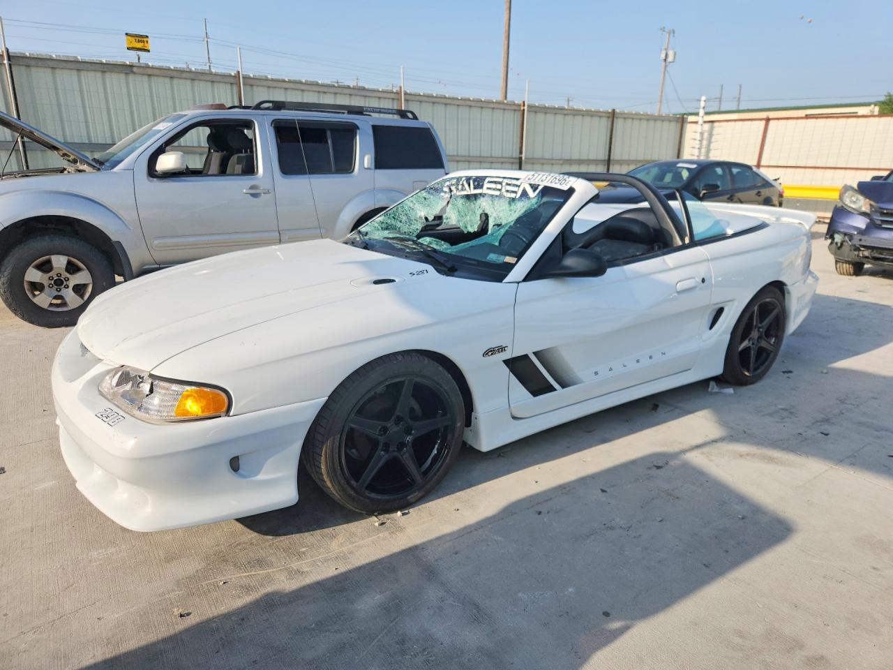 Salvage Ford Mustang Image