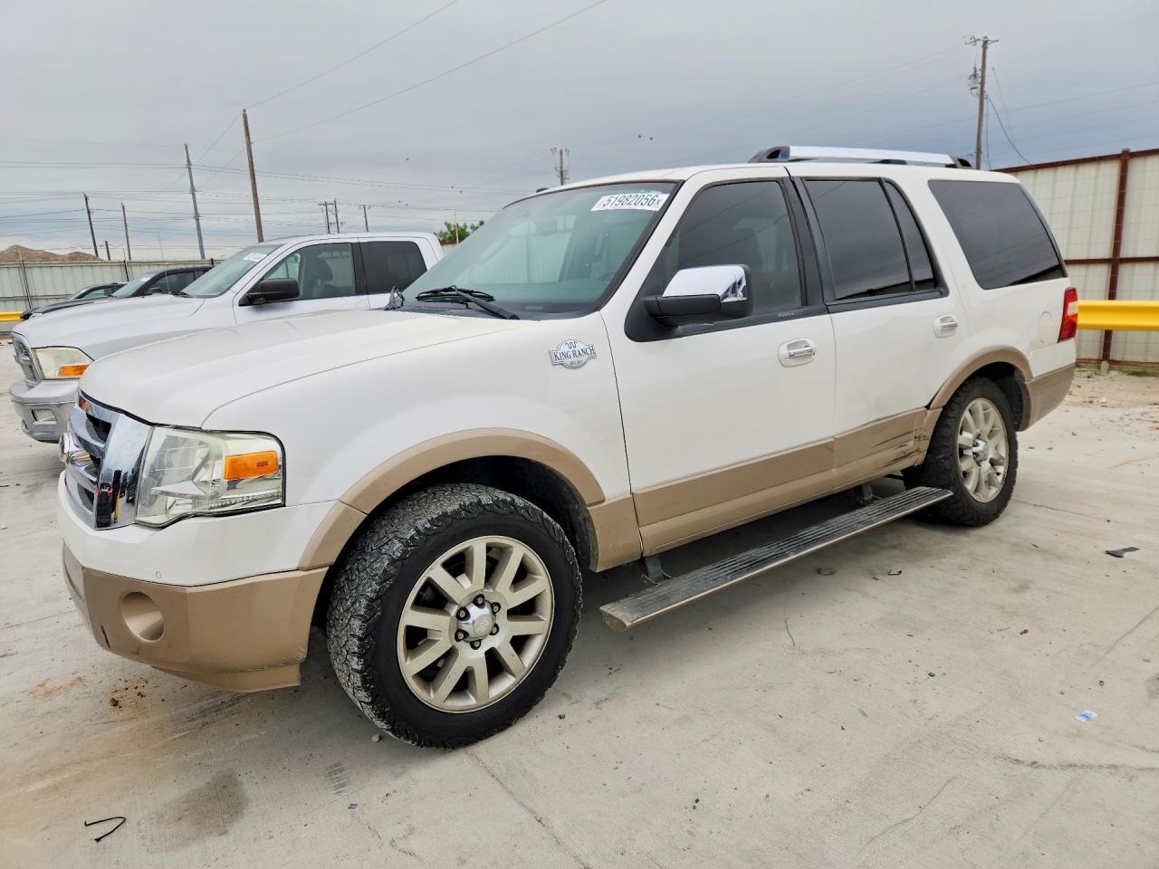 Salvage Ford Expedition Image