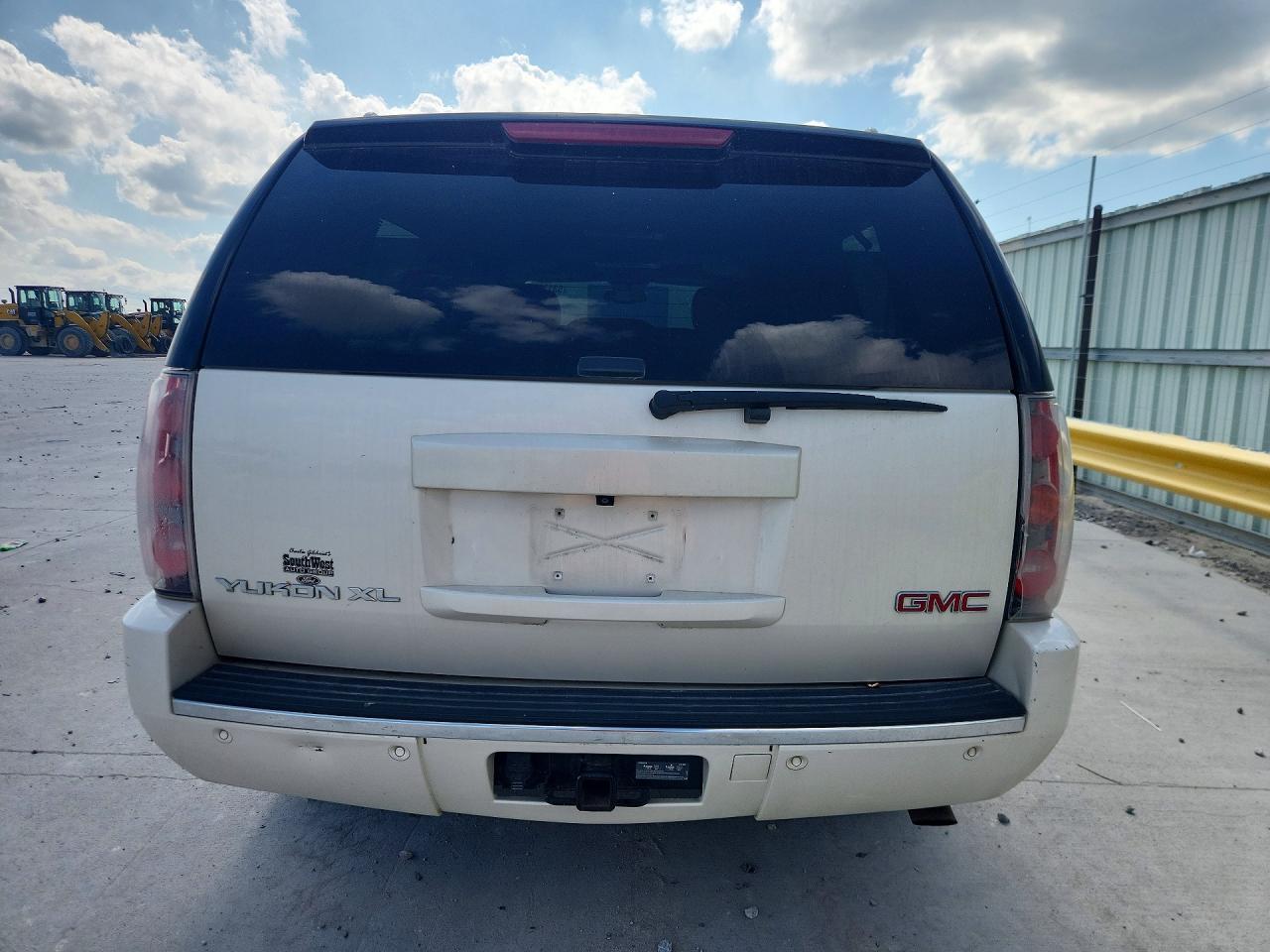 GMC Yukon Denali