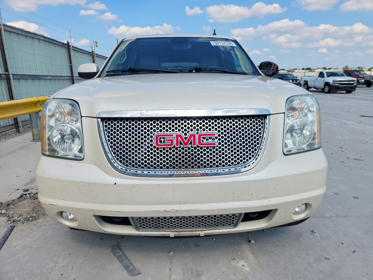 GMC Yukon Denali