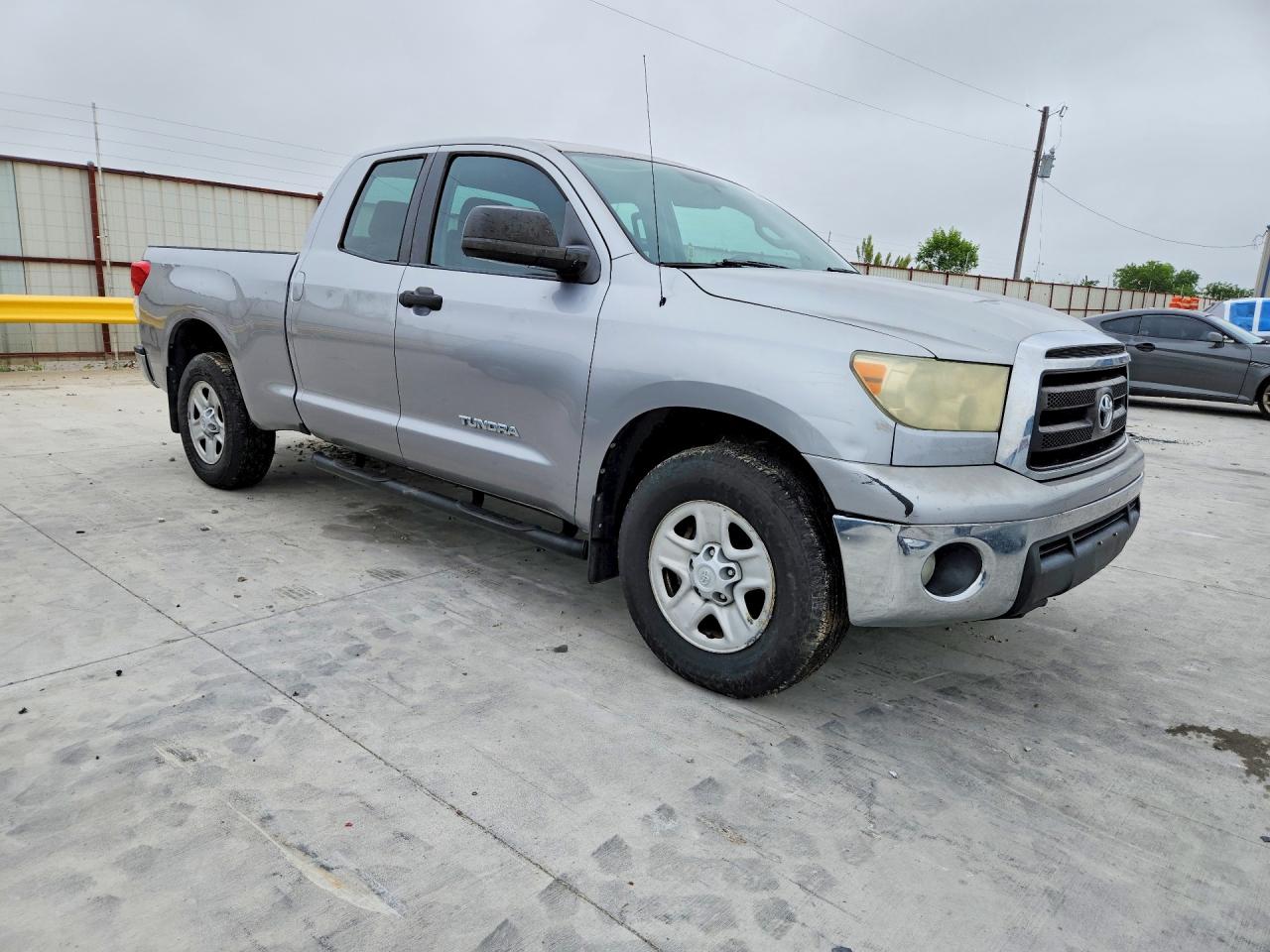 Toyota Tundra Double Cab Sr5