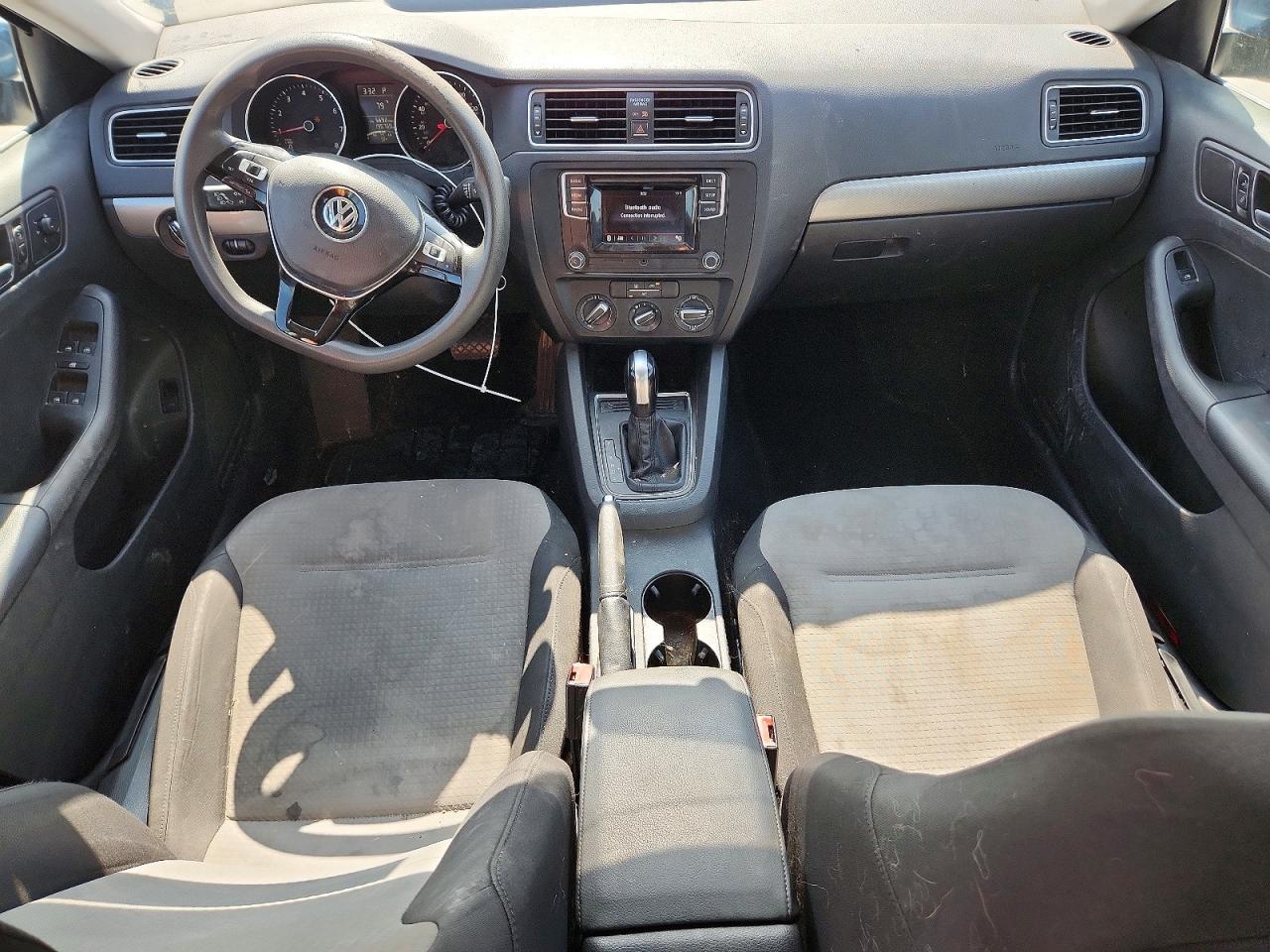 Volkswagen Jetta S
