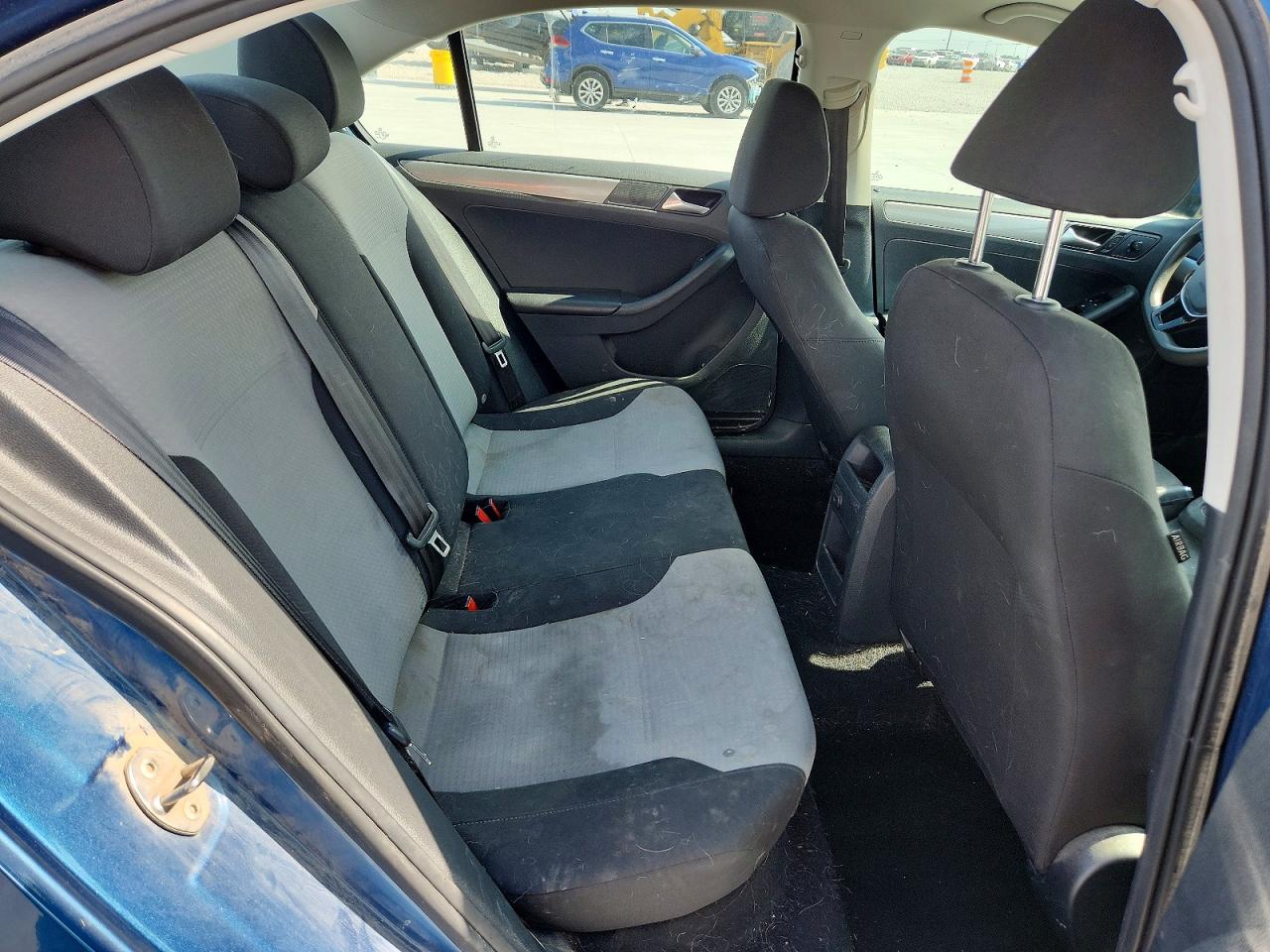 Volkswagen Jetta S