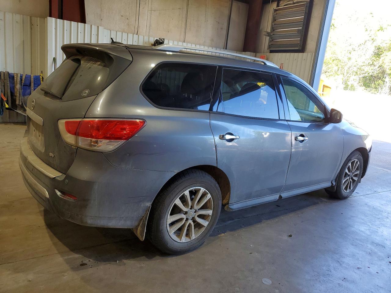 Nissan Pathfinder Sv
