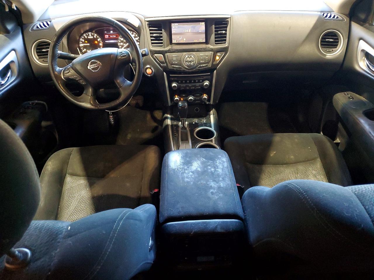 Nissan Pathfinder Sv