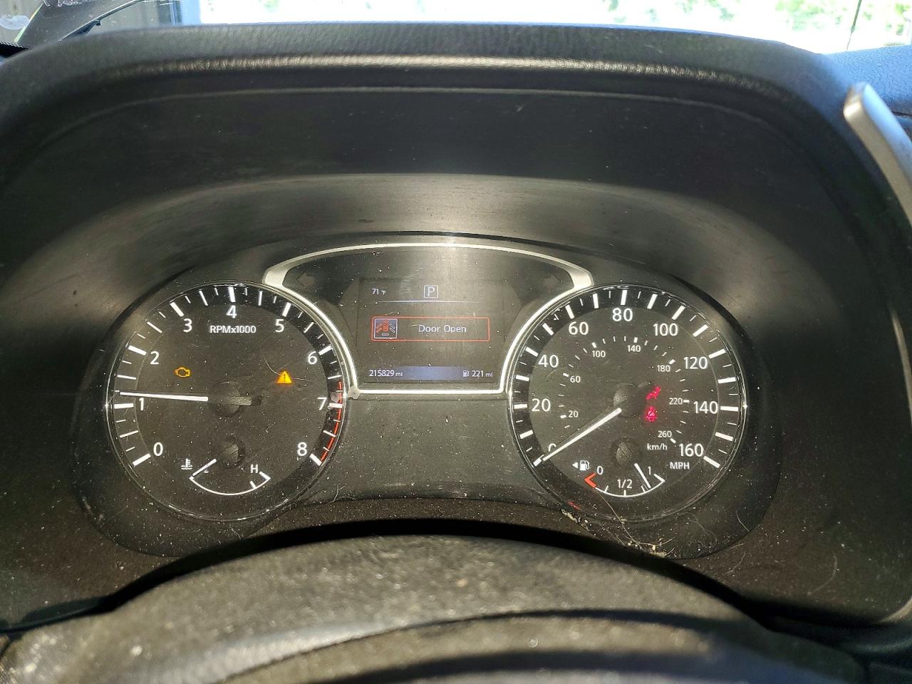 Nissan Pathfinder Sv