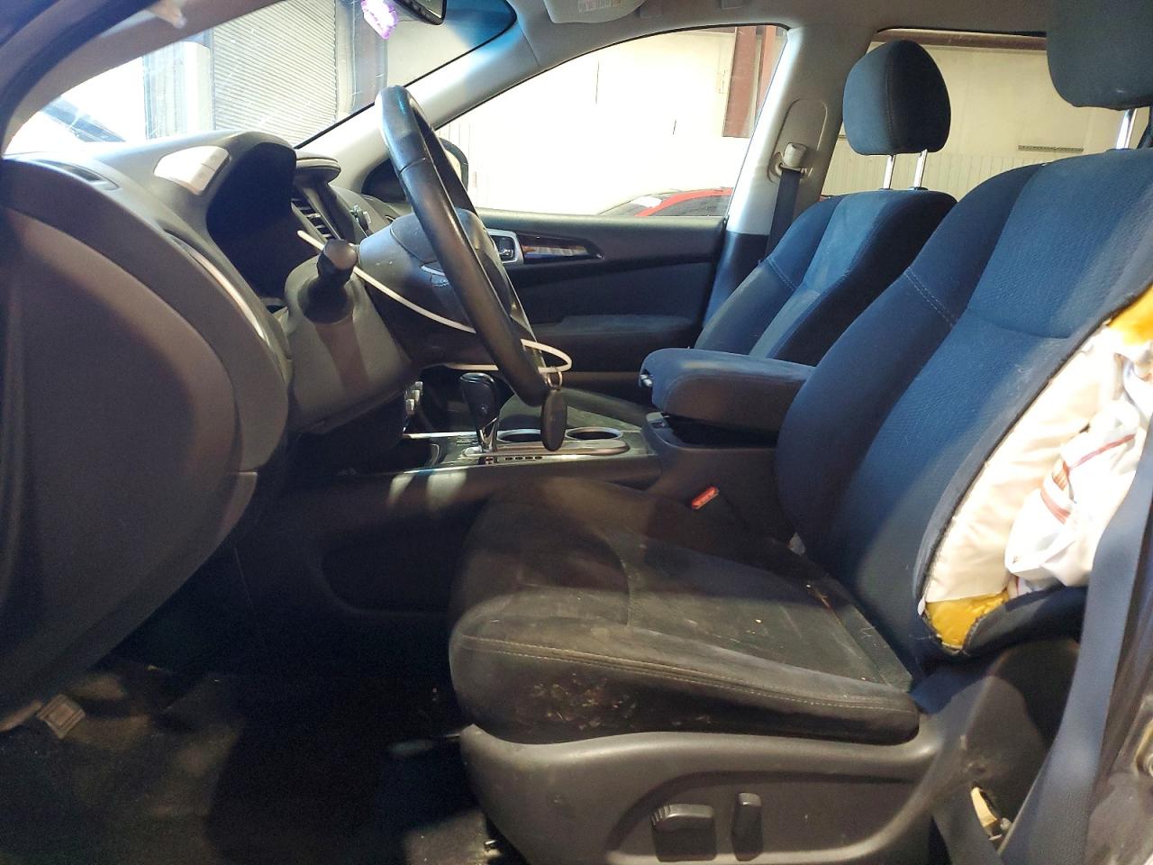 Nissan Pathfinder Sv